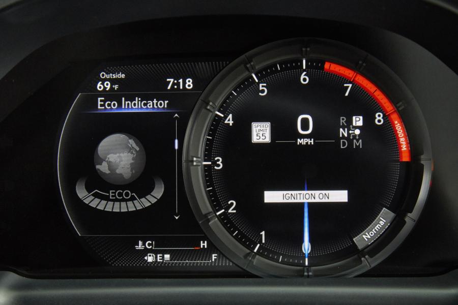 Панель приборов Lexus LS500 F-Sport 2017 года  (NA) (фото 28 из 66)